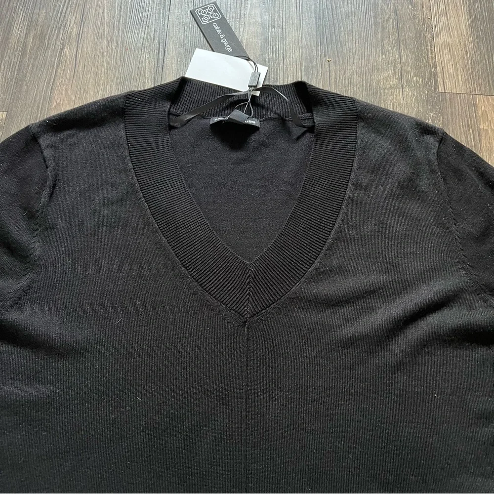 NWT Cable & Gauge V Neck Long Sleeves Black Knit Sweater Straight Fit Women's XL